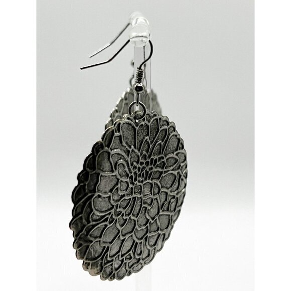 Metallic Floral Earrings Lightweight - Picture 2 of 3